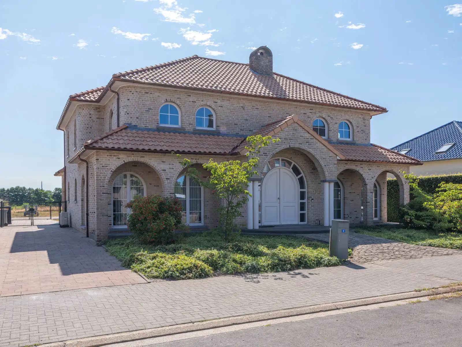Huis te koop foto {{pictureIndex}}