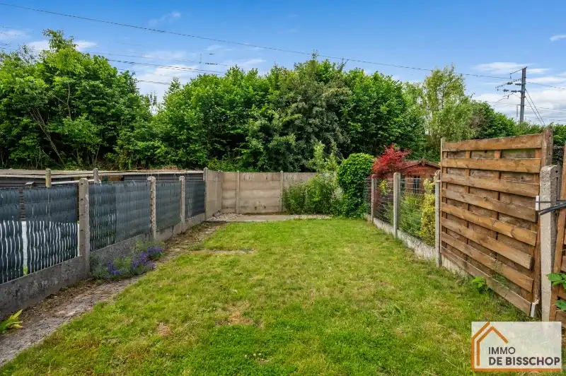 Instapklare woning met 3 slaapkamers, tuin en garage foto 15