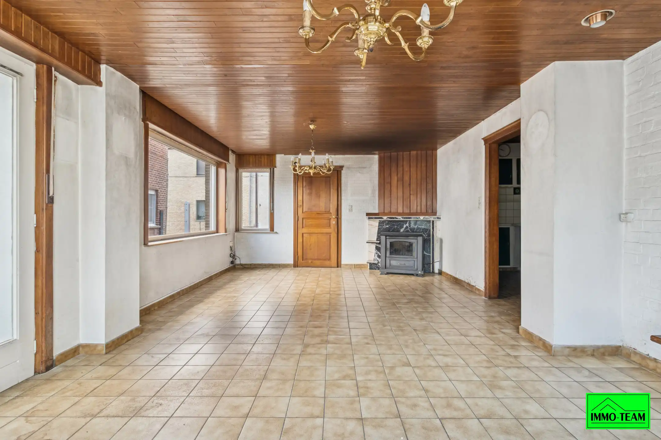 Te renoveren 4-gevel woning met garage en tuin foto 3