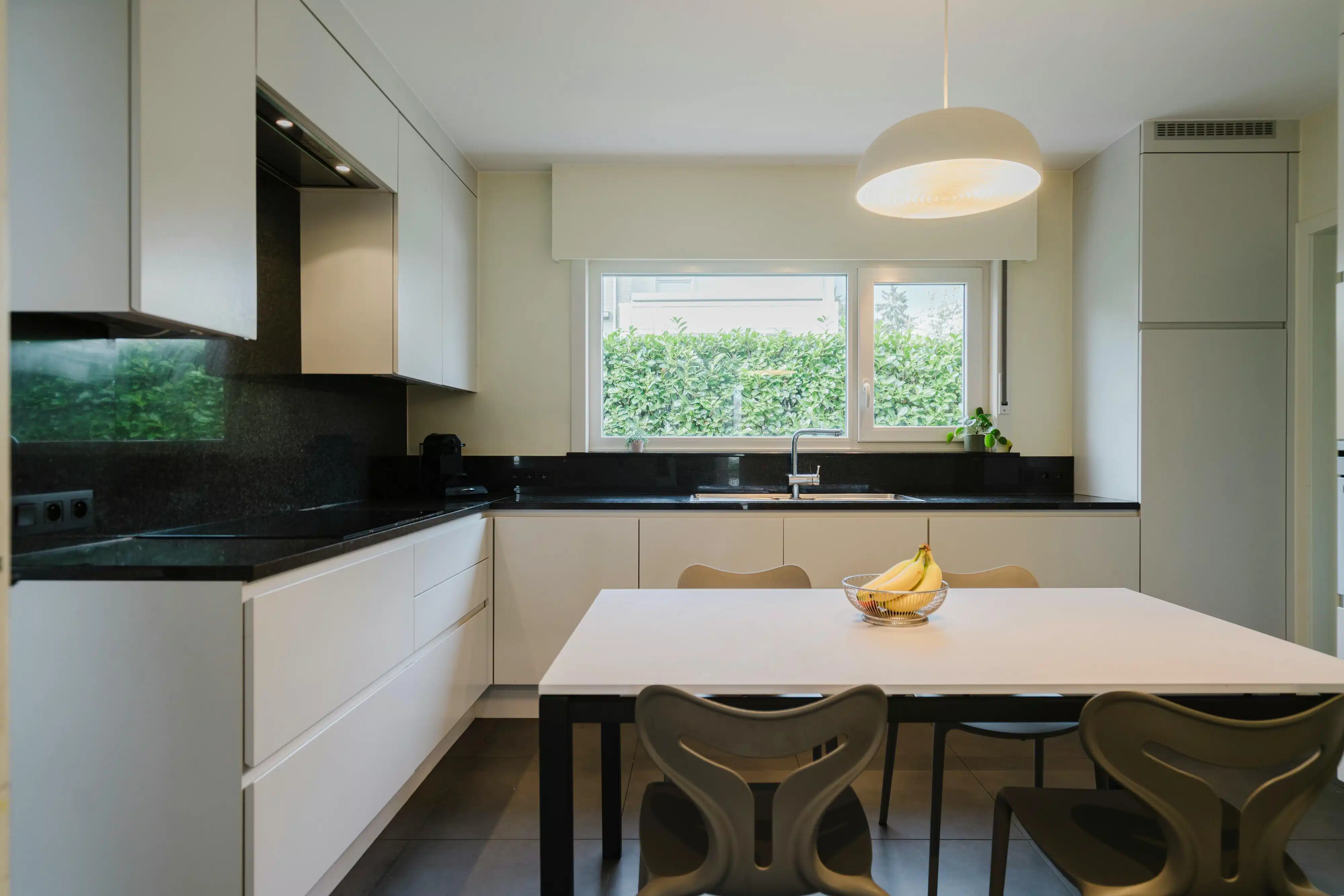 Instapklare woning op absolute toplocatie in Kortrijk! foto 3