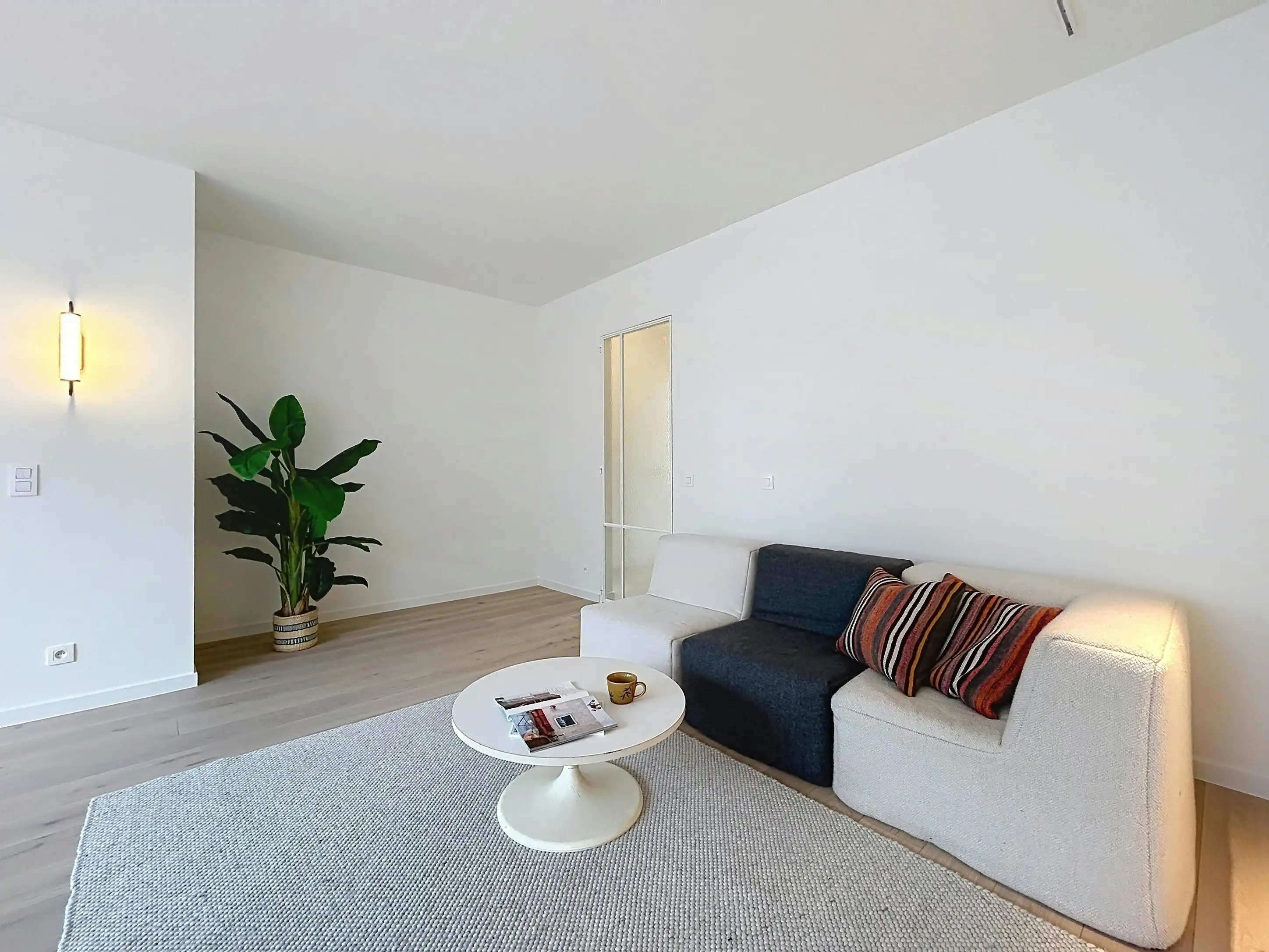 Luxueus 3-slaapkamerappartement met terras te koop in Wilrijk foto 2