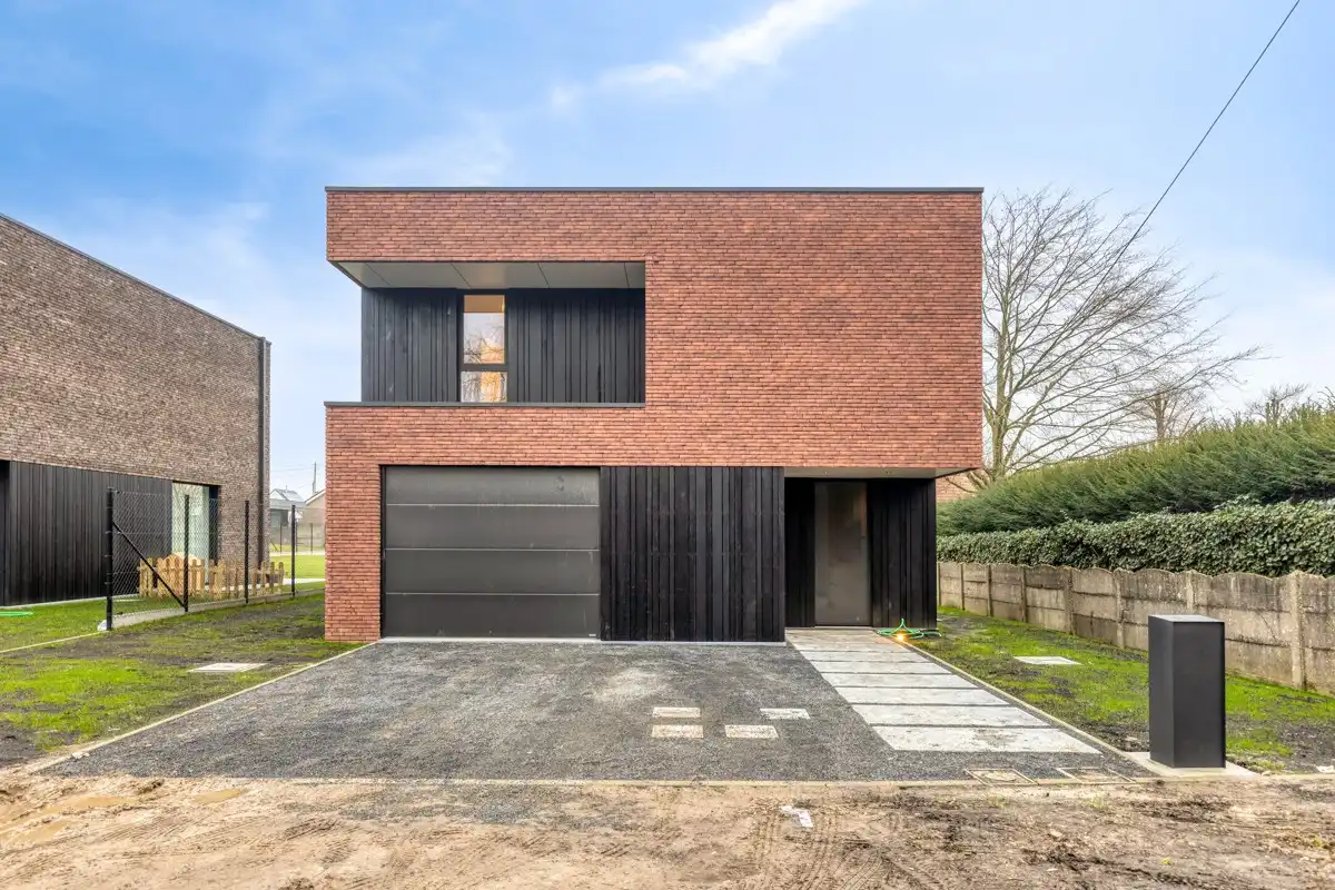 Afgewerkte nieuwbouwvilla - 6% BTW mogelijk foto {{pictureIndex}}