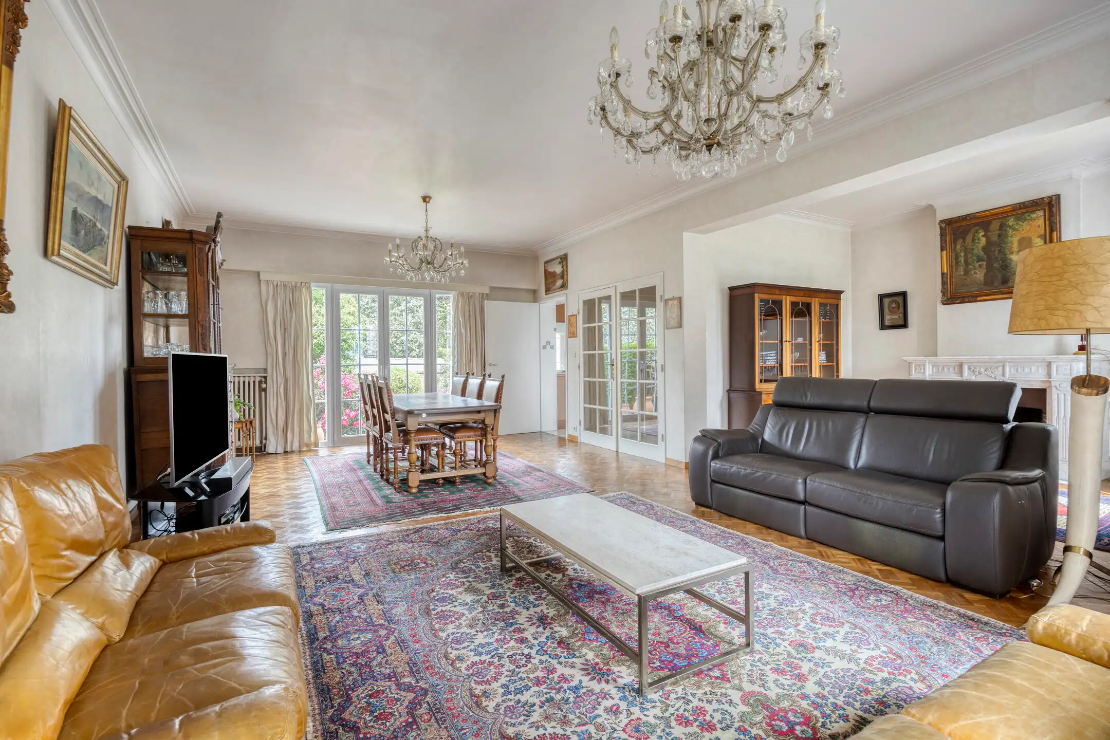 Authentieke villa met 3 kamers, garage en prachtige tuin! foto 8