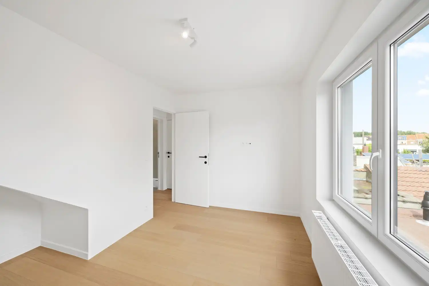 Prachtig gerenoveerde woning met tuin op wandelafstand van de Zee foto 14