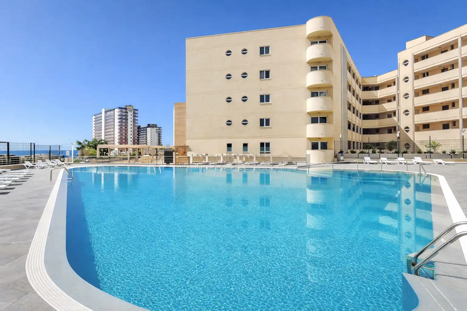 ruim appartement met panoramisch zicht  foto 17