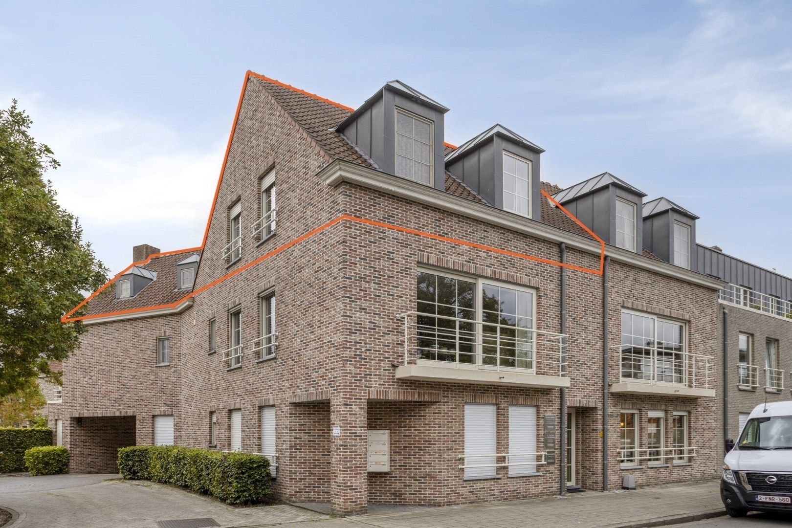 Stijlvol dakappartement met 2 slaapkamers en alle comfort foto 2