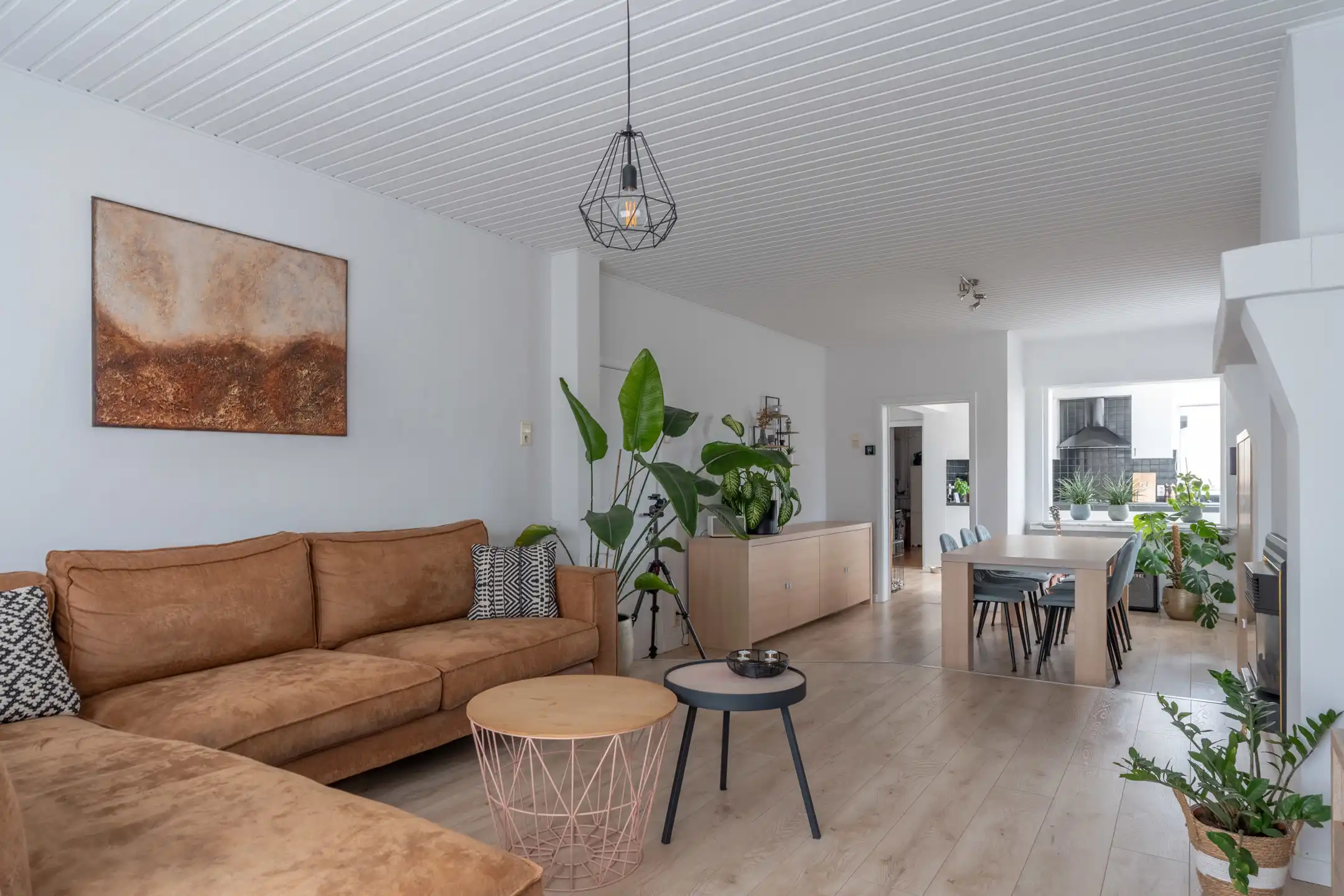 Woning bestaande uit twee appartementen op 985m² perceel. foto 7