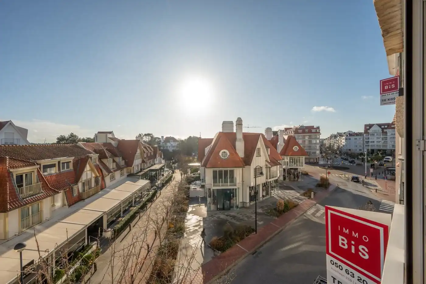 Zonnig appartement zeer centraal gelegen in het Zoute met open zicht over de villa's foto 5