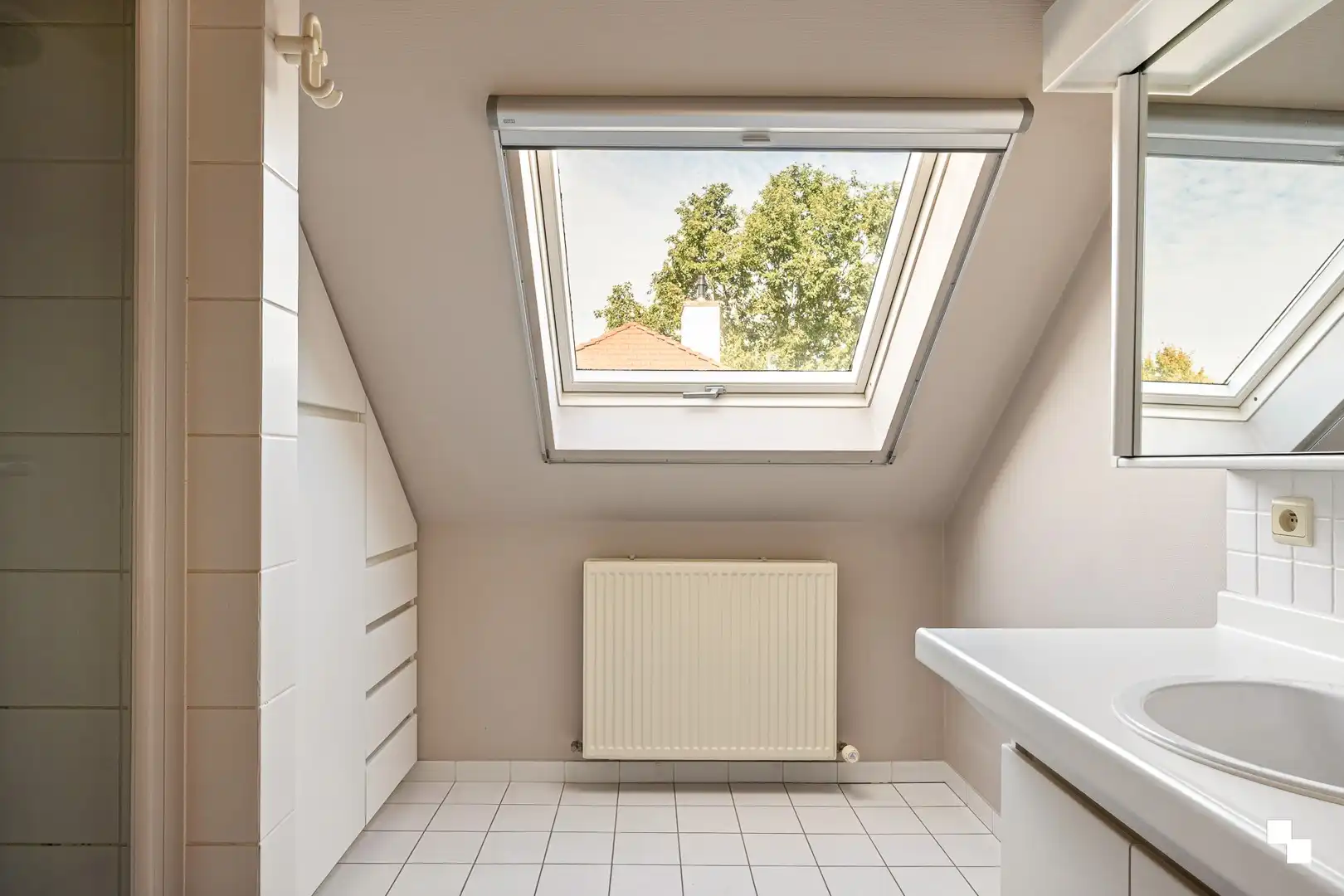 Ruimte, comfort en een toplocatie: hier woon je écht royaal te Ingelmunster! foto 26
