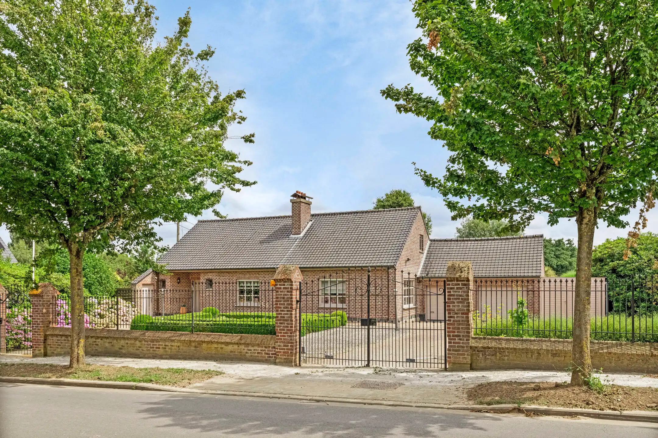 Hoofdfoto van de publicatie: Villa