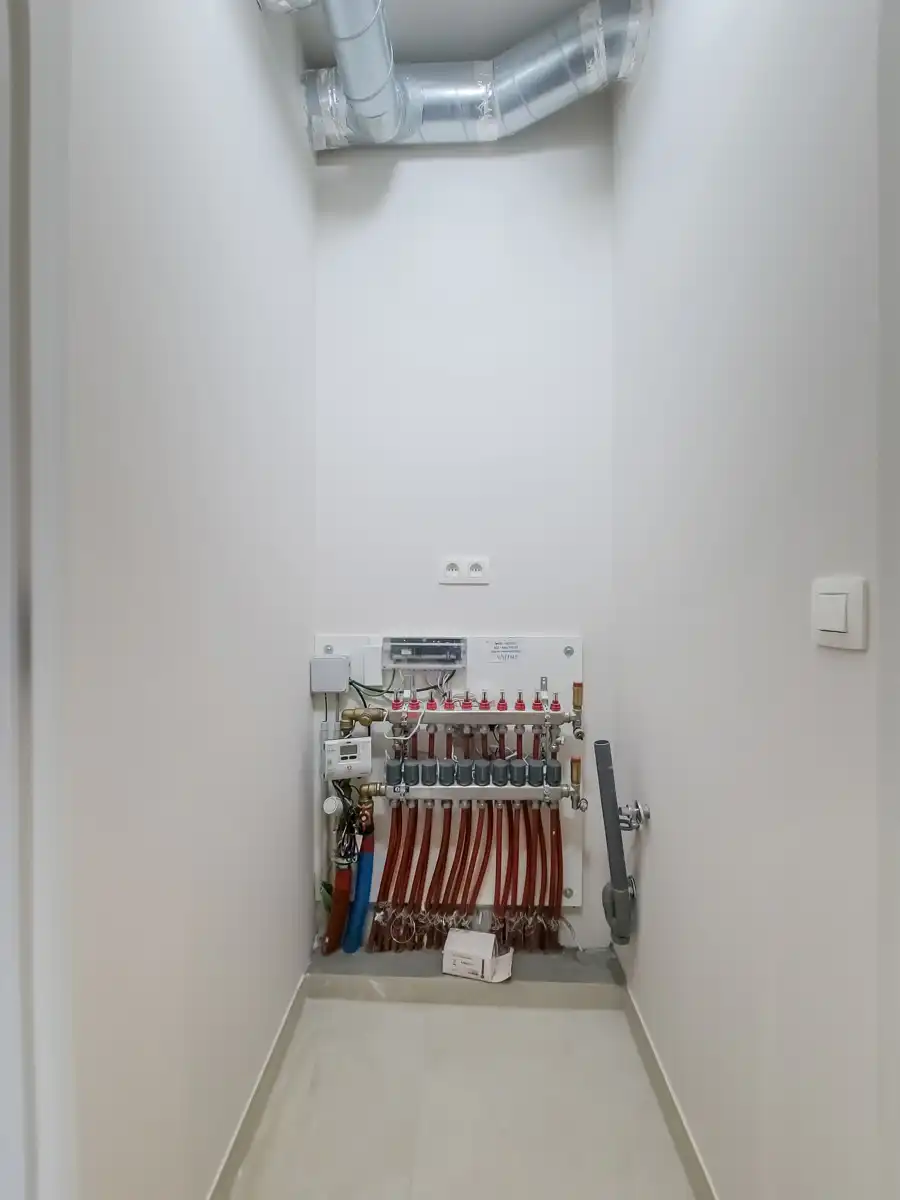 Ongemeubeld 3 slpk app. met mooi terrras foto 19