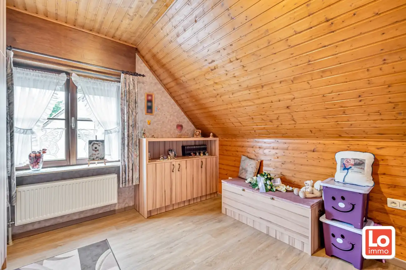 VERKOCHT! Instapklare open woning met inpandige garage op een rustige en residentiële ligging in Sint-Amandsberg, vlakbij Gent! foto 13