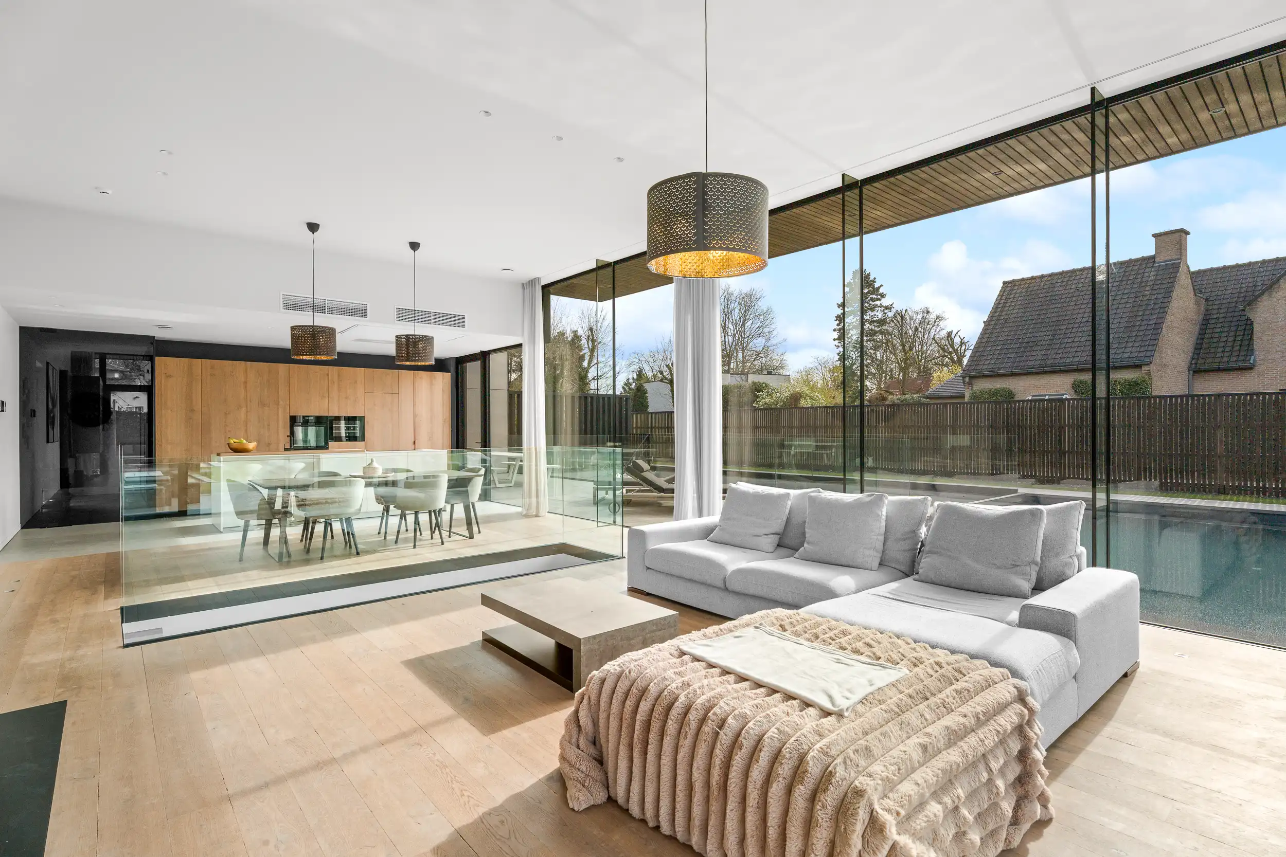 Designvilla in residentiële, doodlopende, woonwijk foto 8