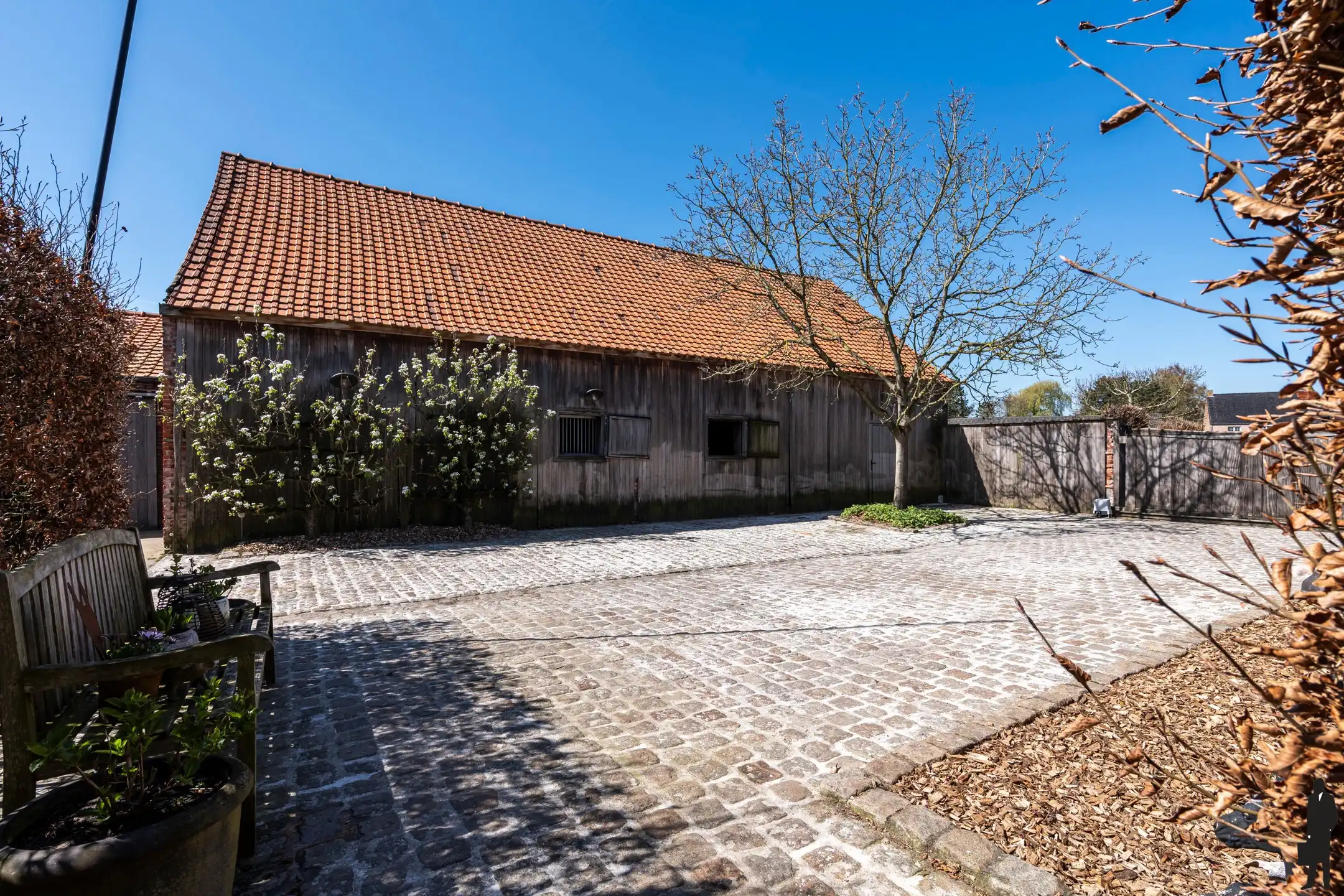 Uitzonderlijk gelegen paardeneigendom op ca. 2 hectare foto 20