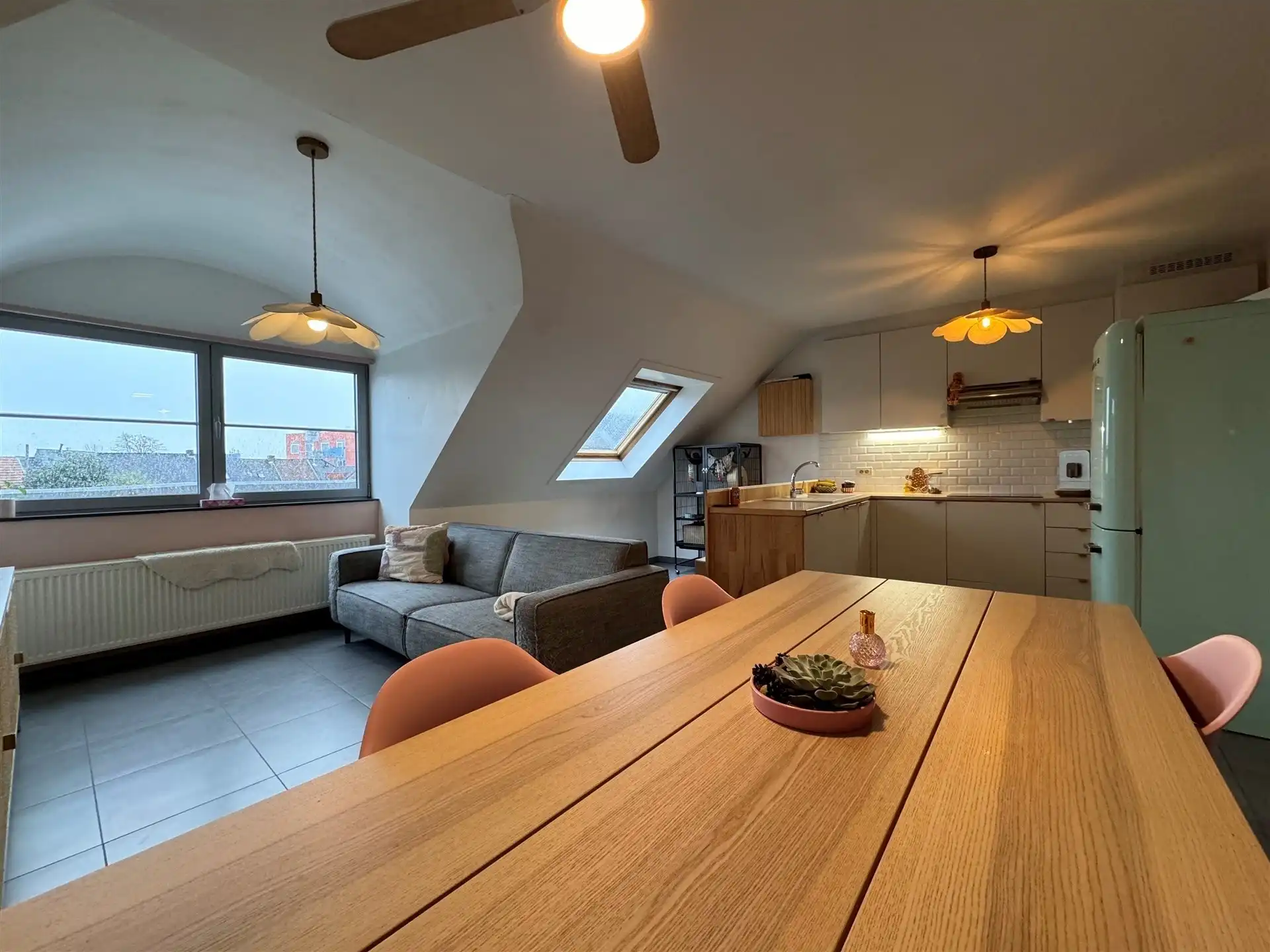 Gunstig gelegen duplex in centrum van Wetteren. foto {{pictureIndex}}