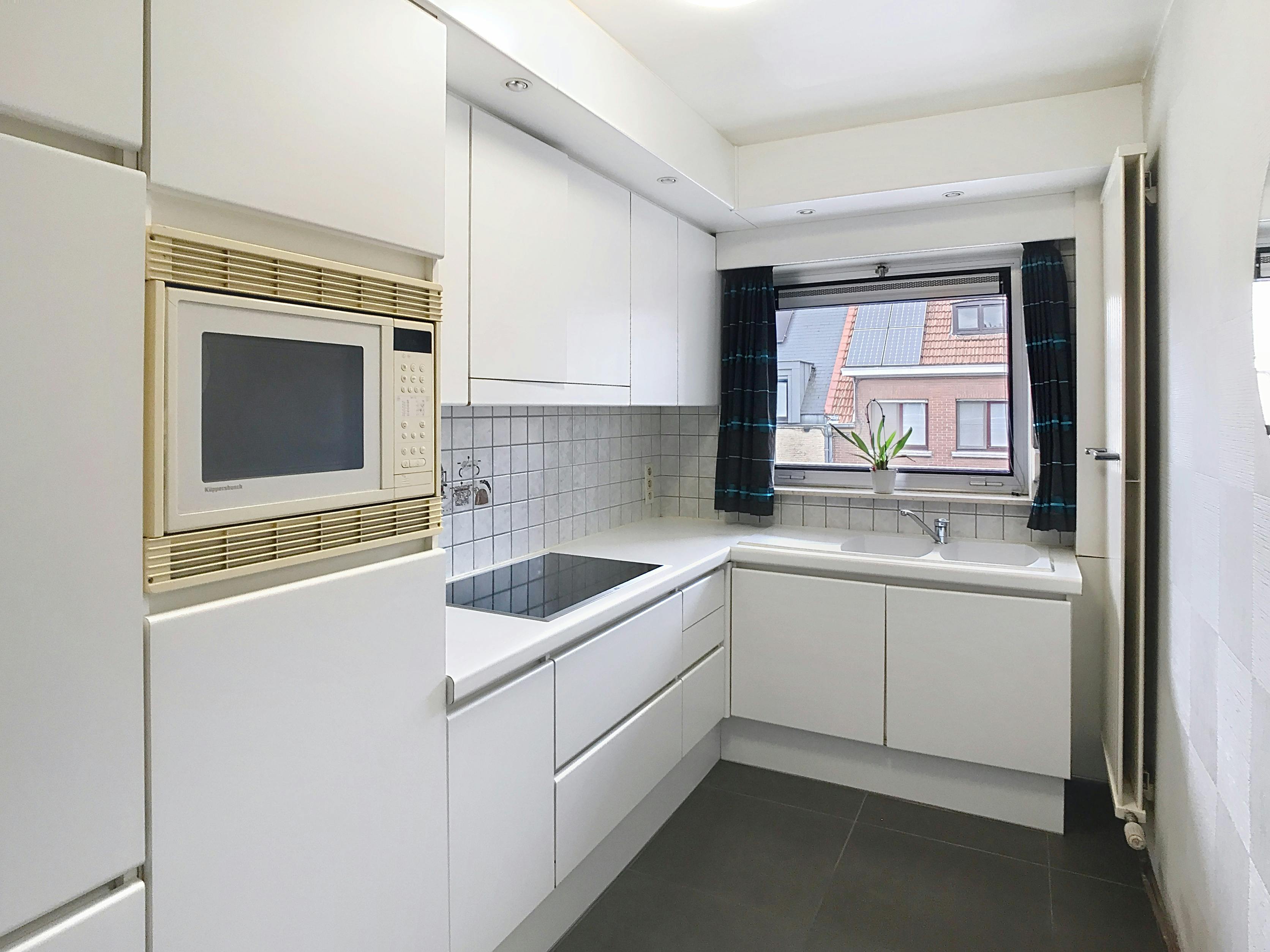 Instapklaar appartement met 2 slaapkamers en terras. foto 3