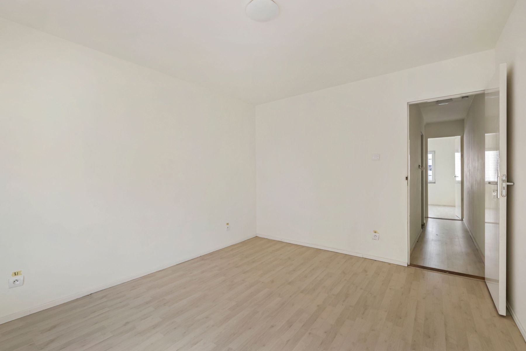 onder optie Deels af te werken woning 3-4 slaapkamers  foto 7