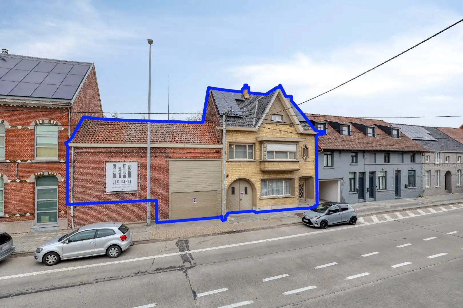 Ruime gezinswoning (327m²) met zonnige, rustige tuin zonder inkijk in Beveren-Leie foto {{pictureIndex}}