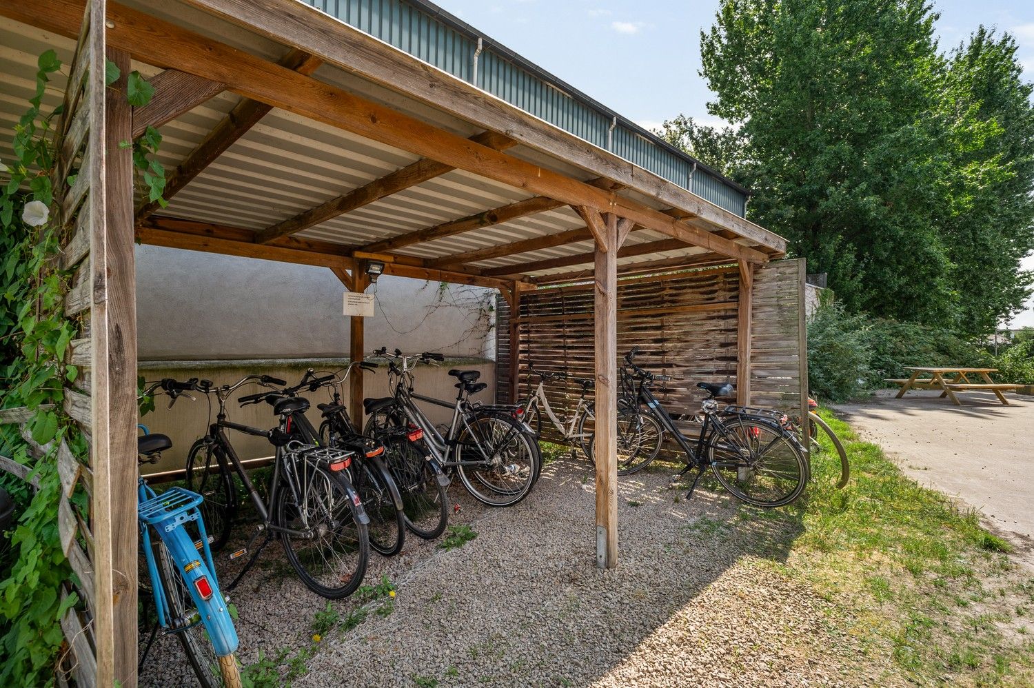 Instapklaar gelijkvloers appartement met 3 SLPK en een ruim tuin/terras in Antwerpen! foto 22