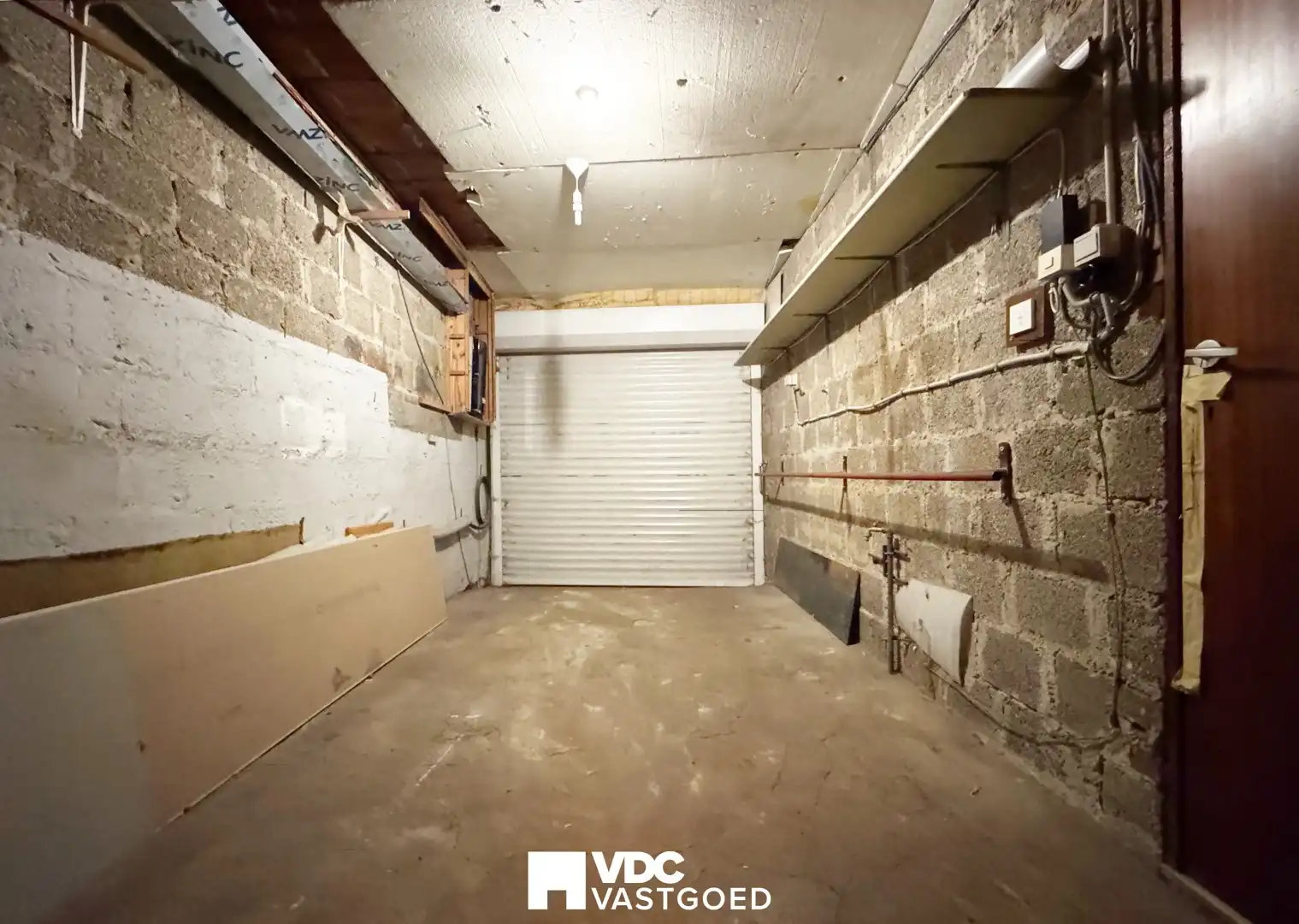 Te renoveren woning met werkplaats, garage en veel potentieel foto 25