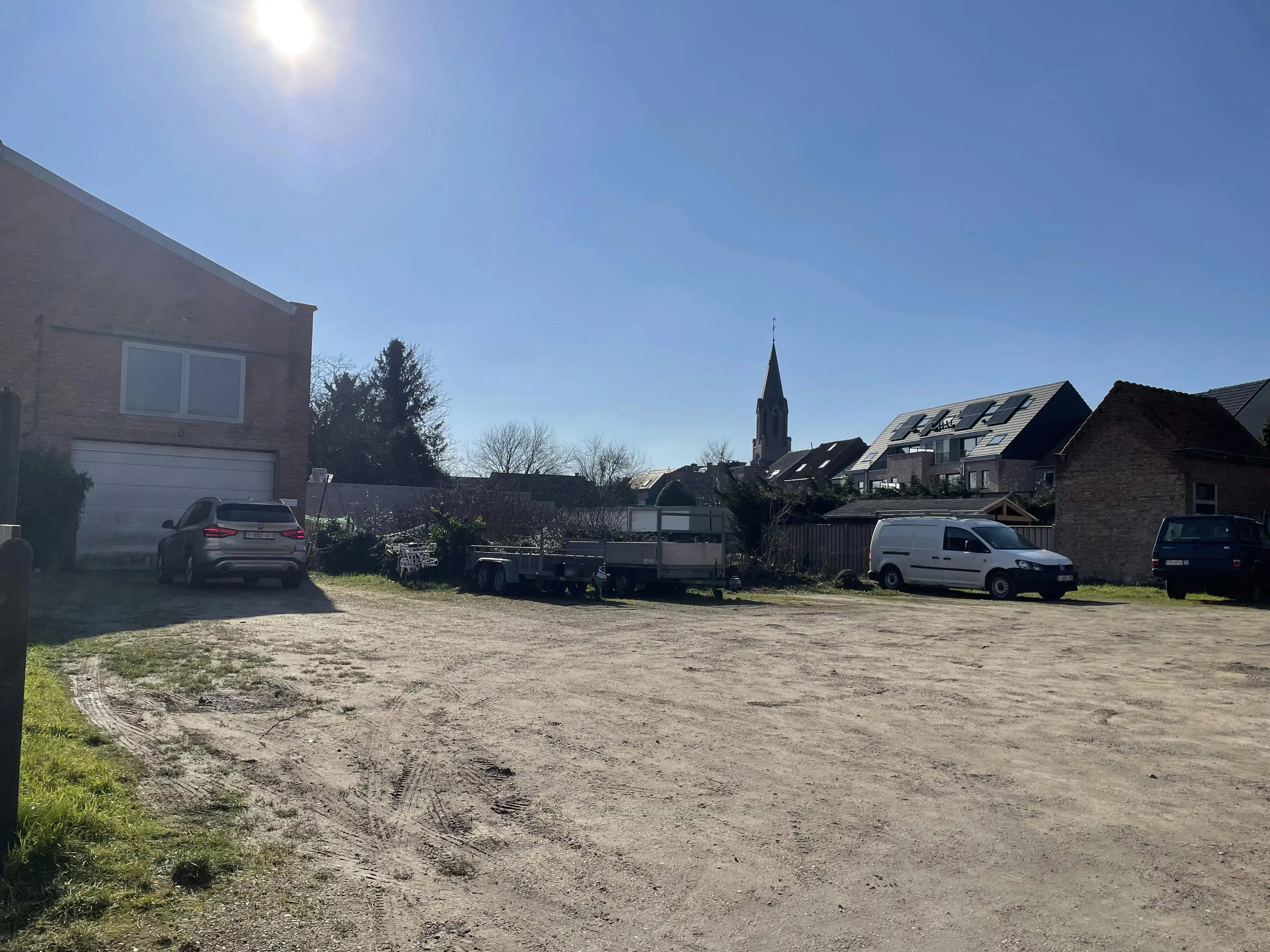 bouwgrond voor woningbouw met opslagplaats foto 2