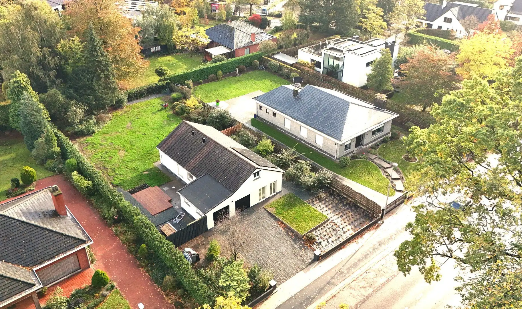Volledig gerenoveerde bungalow met tuin en dubbele garage te Waasmunster foto 12