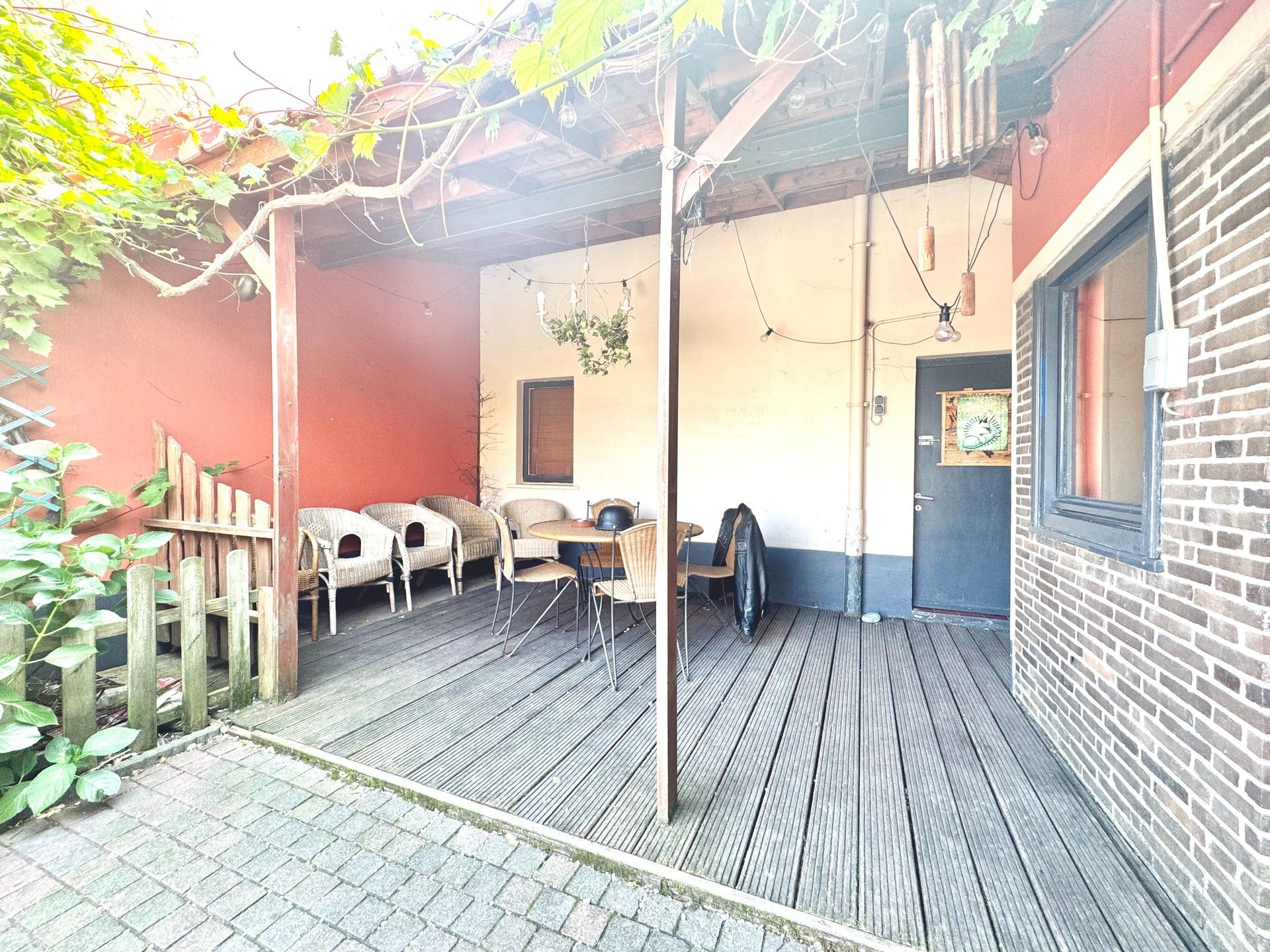 HALFOPEN WONING MET MAGAZIJN OP 562 M² foto 14