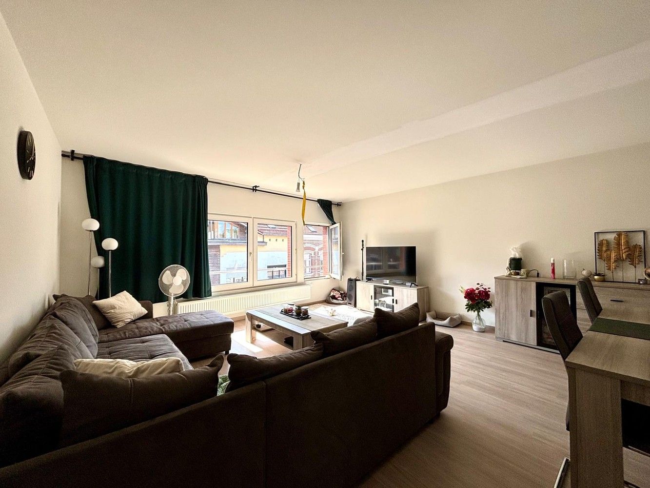 Lichtrijk en modern appartement met twee slaapkamers in het centrum van Wommelgem! foto 5