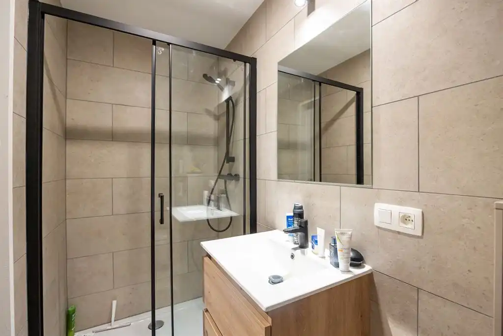 High-end studentenkamer in centrum Leuven foto 15