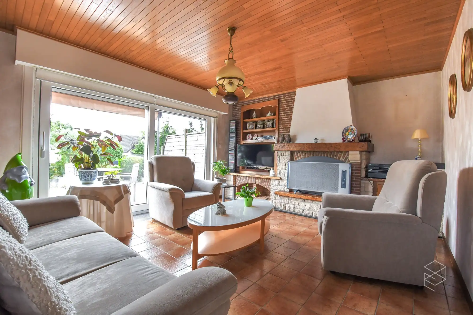 Ruime woning met grote tuin te Oostkamp foto 7