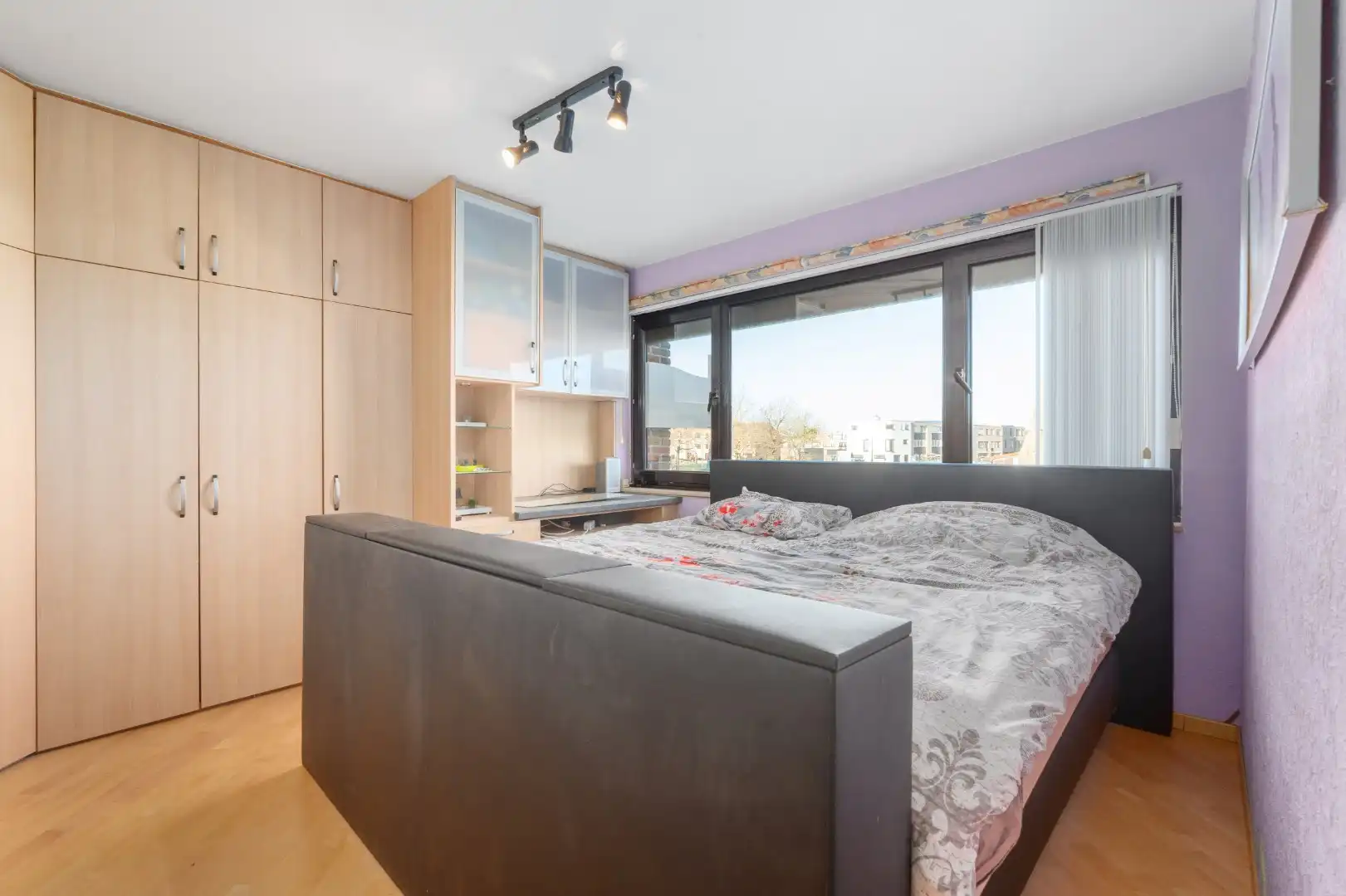 Charmante rijwoning met zonnig terras, wellnessruimte en garagebox in de Vicognewijk foto 13