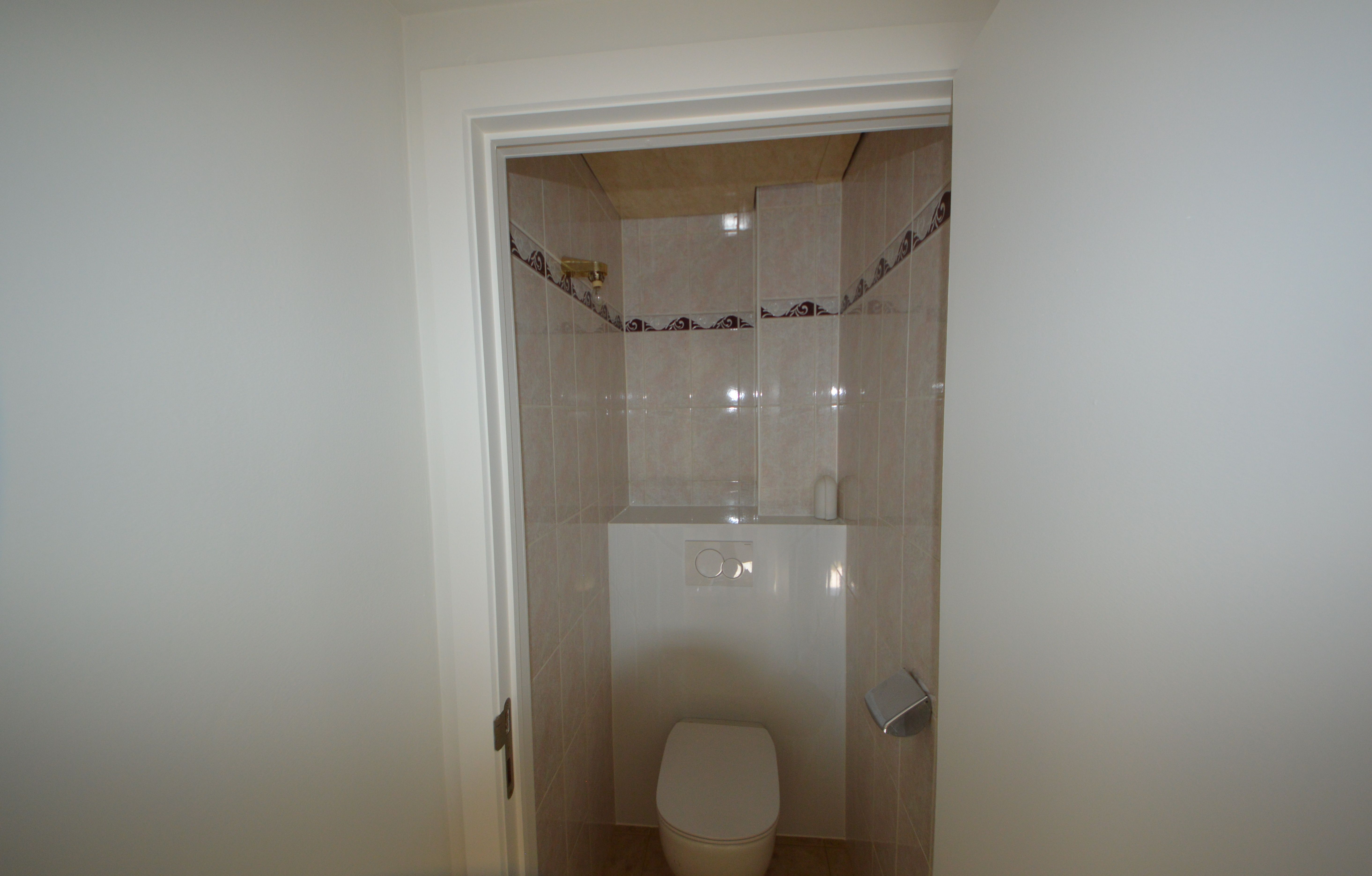 COMPLEET GERENOVEERDE WONING MET GROTE TUIN foto 10