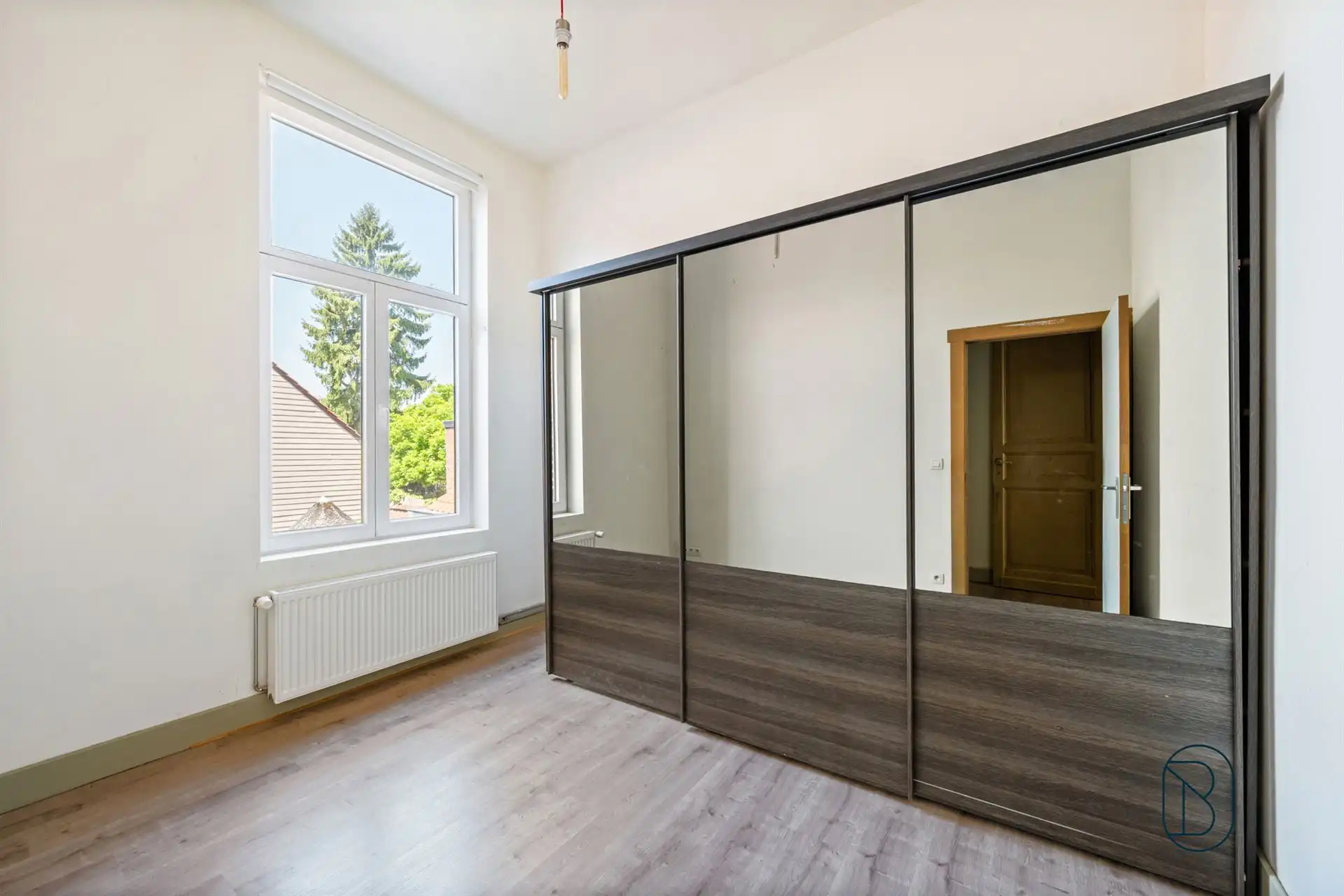 Karaktervolle herenwoning met 6 slaapkamers, zonnig terras foto 12