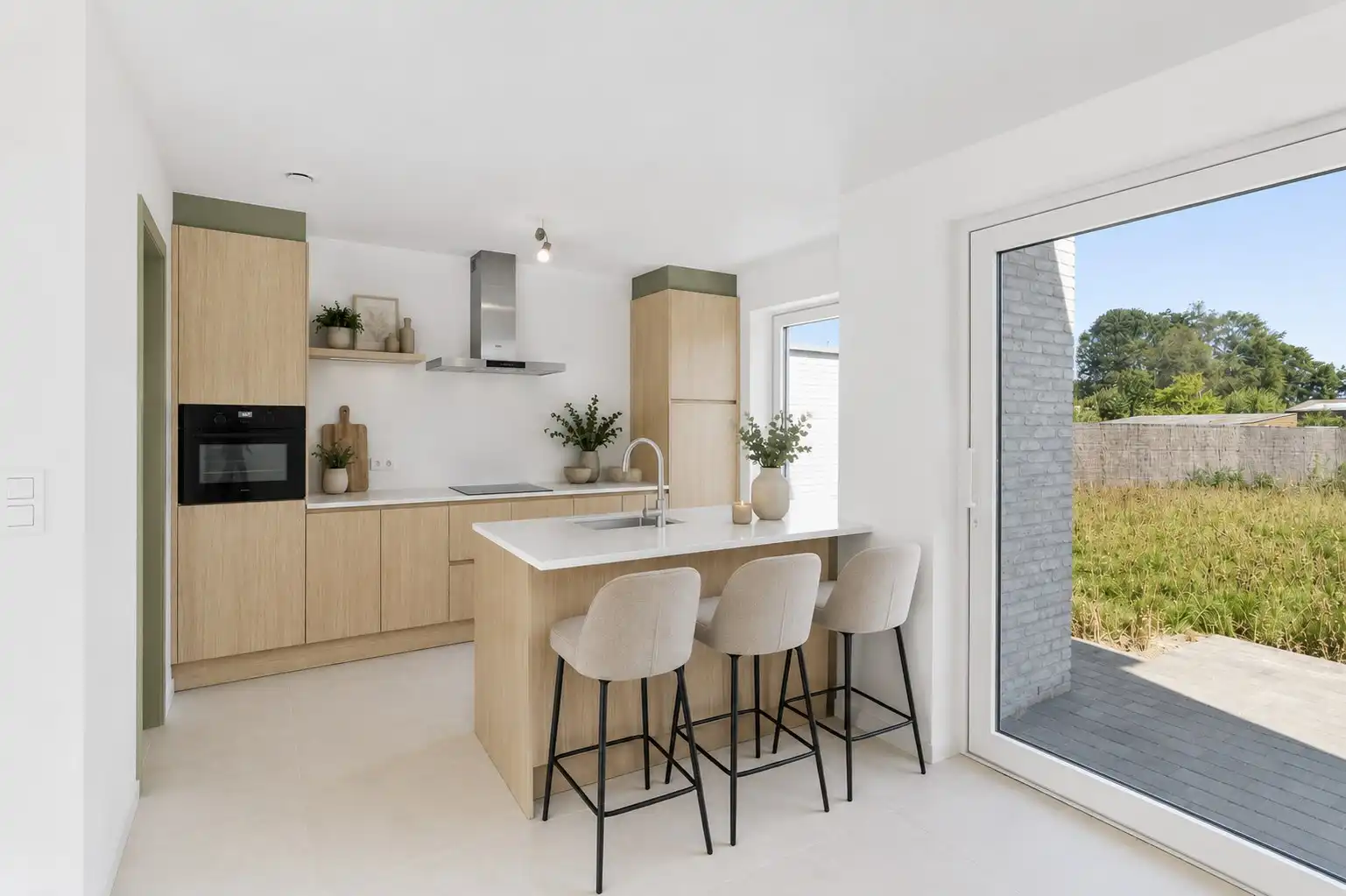 Gezinswoning met drie slaapkamers op goeie locatie foto 7