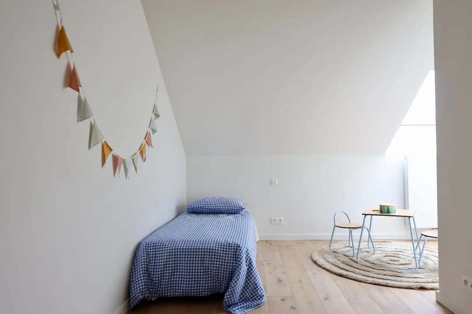 Lichtrijk dakappartement - 2 slaapkamers - ondergrondse parking foto 15