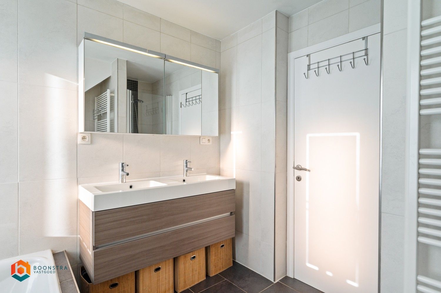 Instapklare woning met 2 slpkrs, tuin, garage en carport te Emblem foto 20