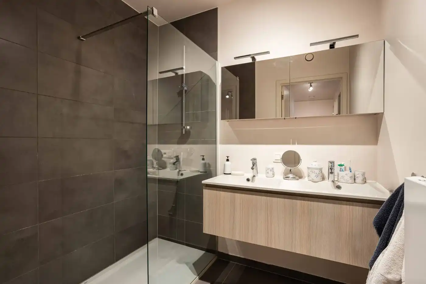 Modern appartement met 2 slaapkamers en autostaanplaats in Zwevegem foto 12