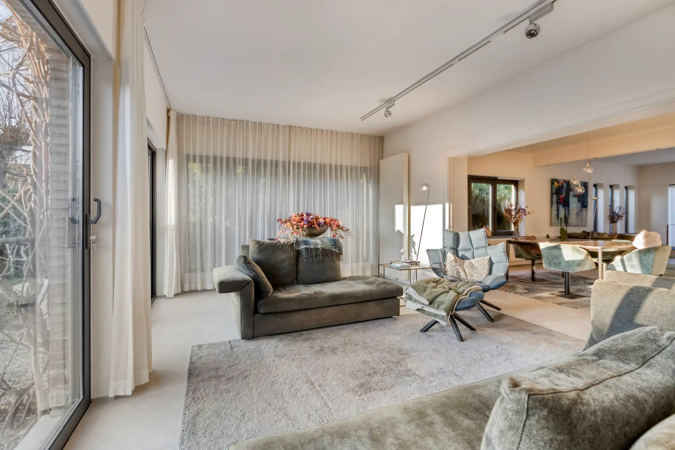 Hoogwaardig afgewerkte woning in hartje Wezemaal foto 8