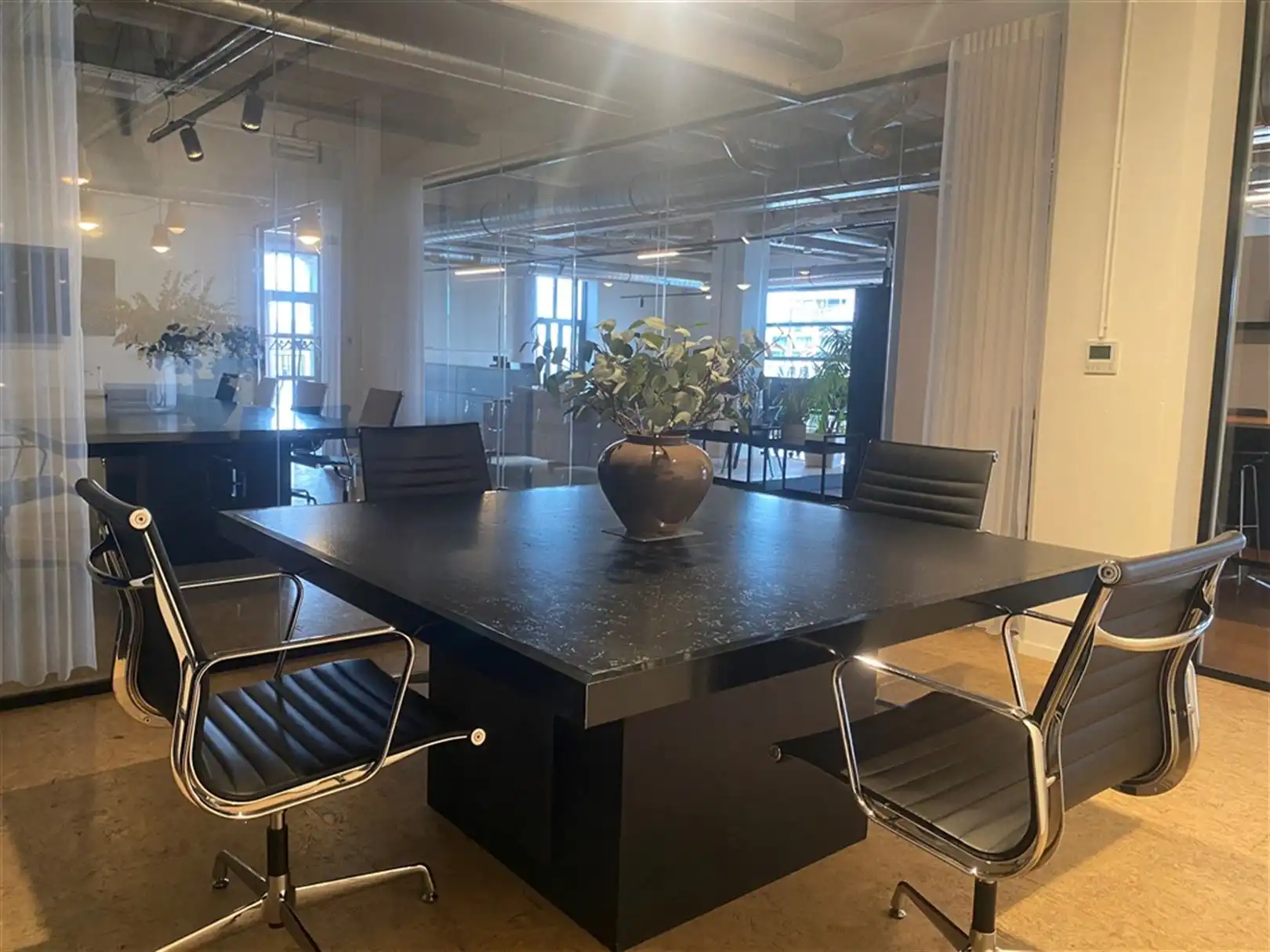 Loftkantoren op het gelijkvloers aan het water foto 10