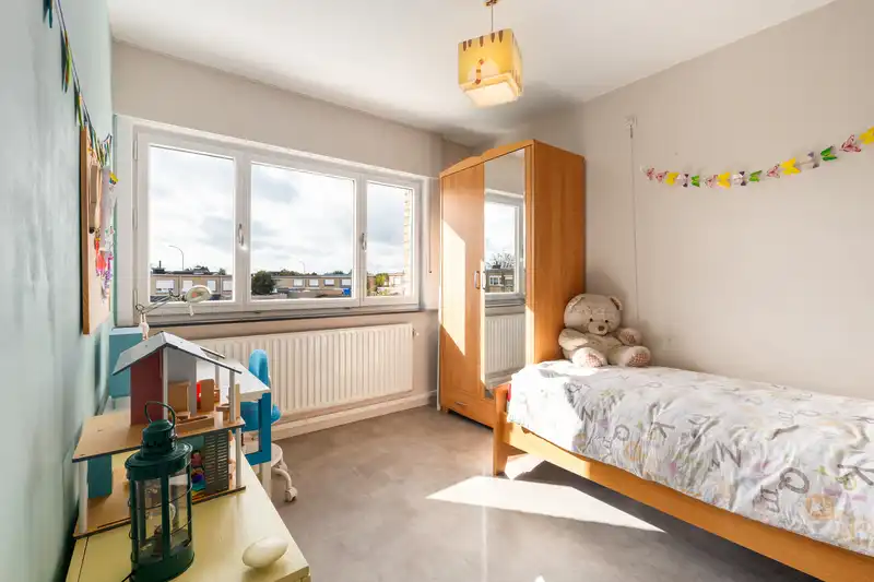 Roeselare, Robuuste hoekwoning is toffe wijk &nbsp;met 4 slpks, zonnige tuin en overdekt terras op 267 m² foto 11