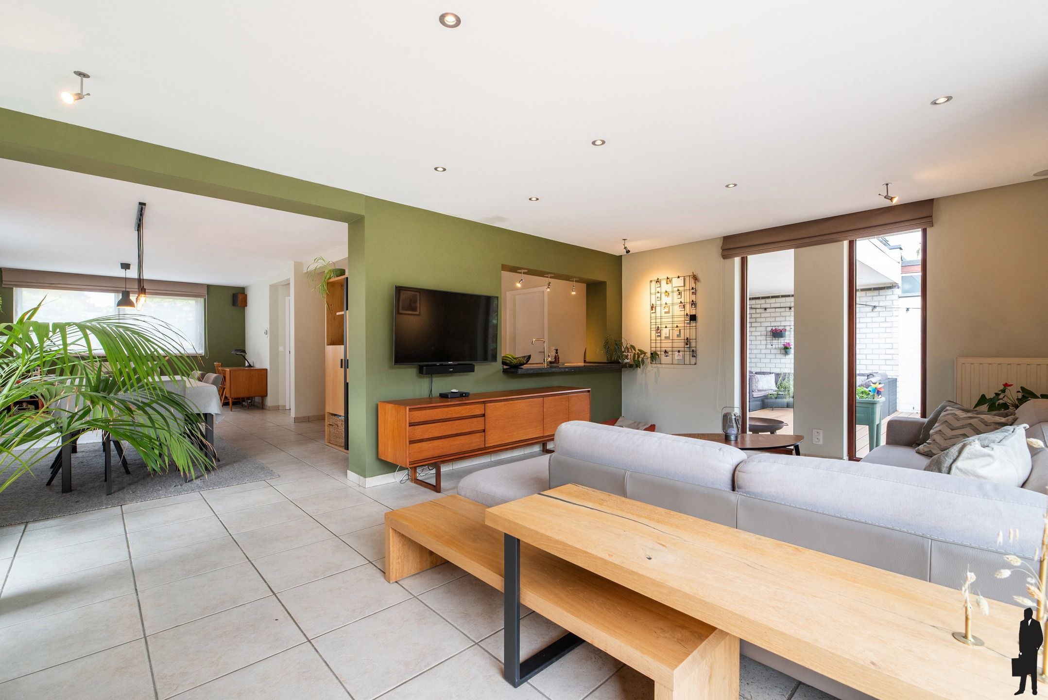 Rustig gelegen, energiezuinige woning met 4 slaapkamers op 473 m². foto 4