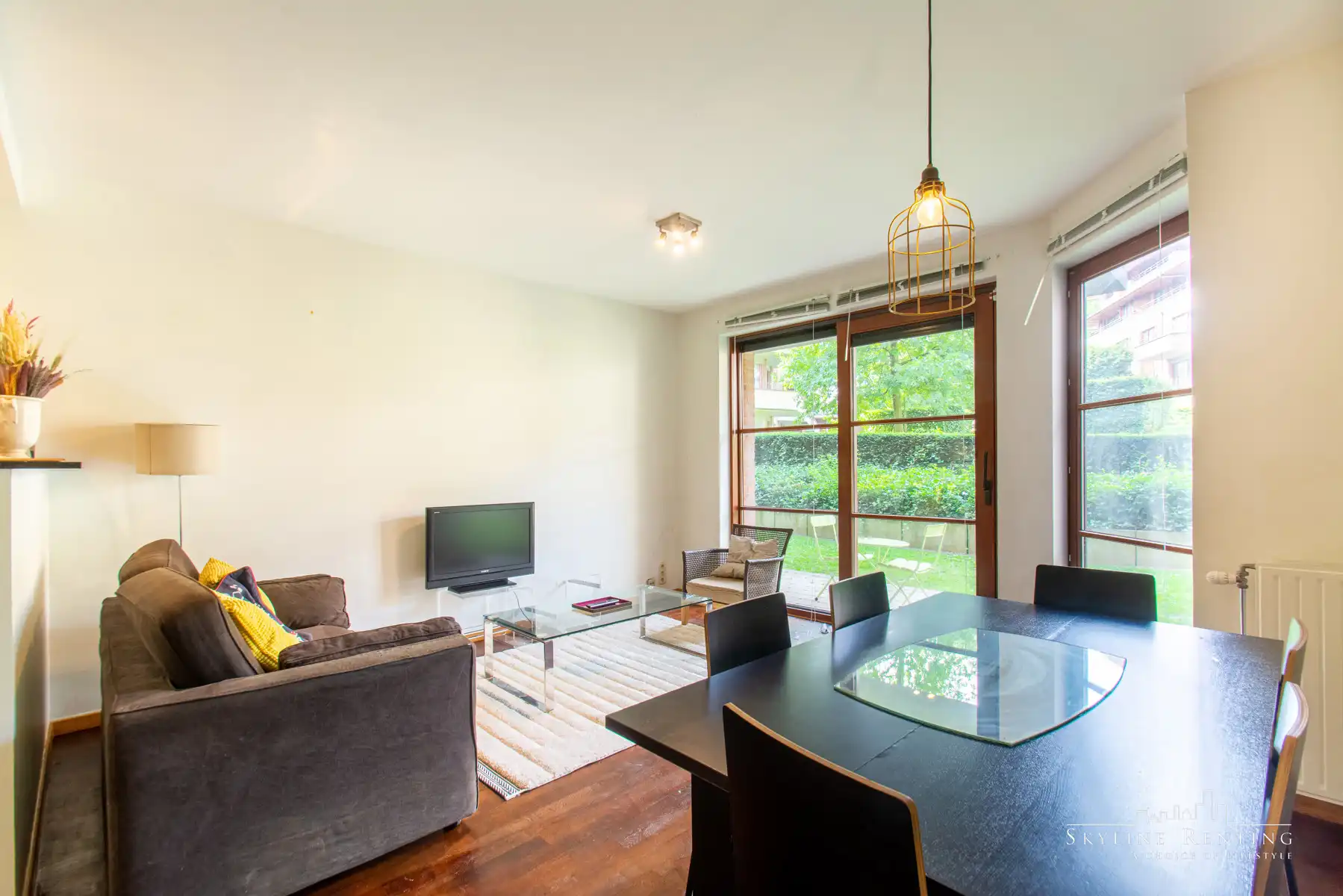 Prachtig 2k gemeubeld appartement (terras & tuin) foto 2