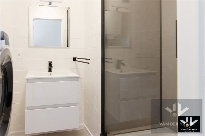 INSTAPKLAAR 1-SLPK APPARTEMENT MET TOPLIGGING IN HASSELT. foto 9