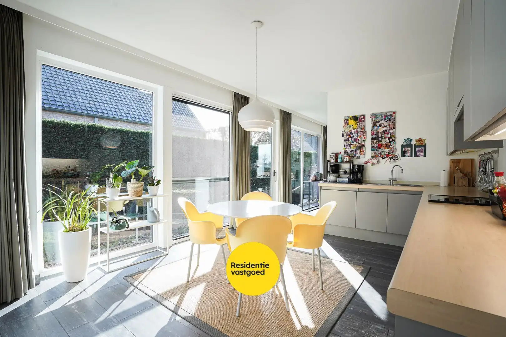 Ruime gezinswoning in doodlopende straat foto 9