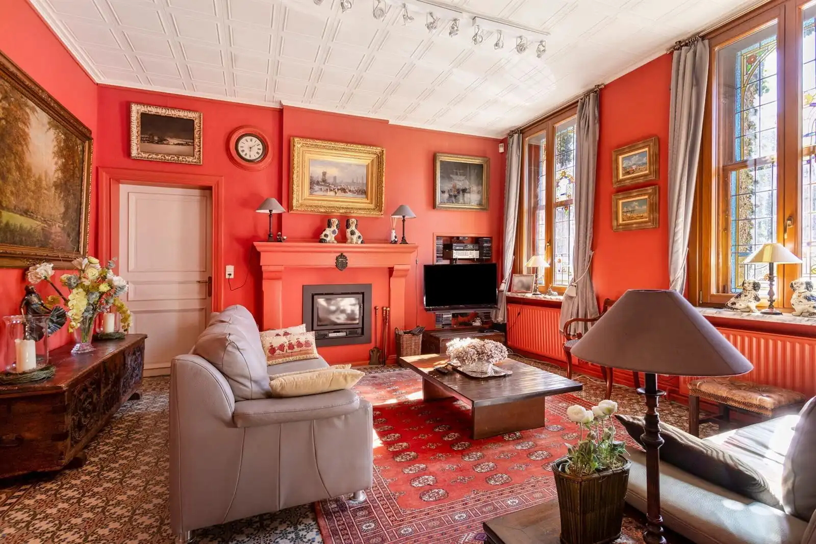 Karaktervolle hoeve met 11 slaapkamers en prachtige binnenkoer foto 10