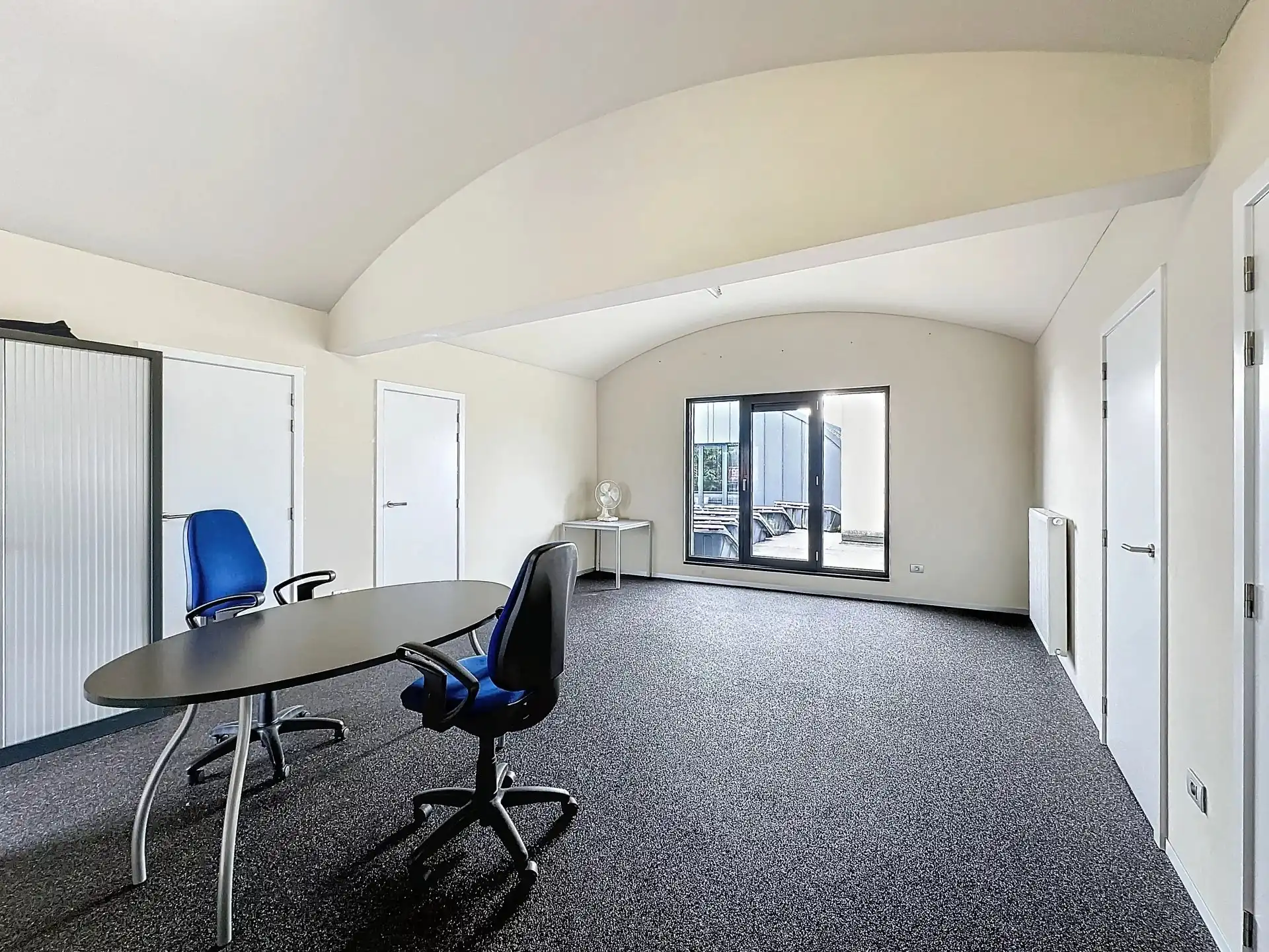 Unieke moderne woning met een dubbele bestemming op een perceel van 29a24ca. foto 61