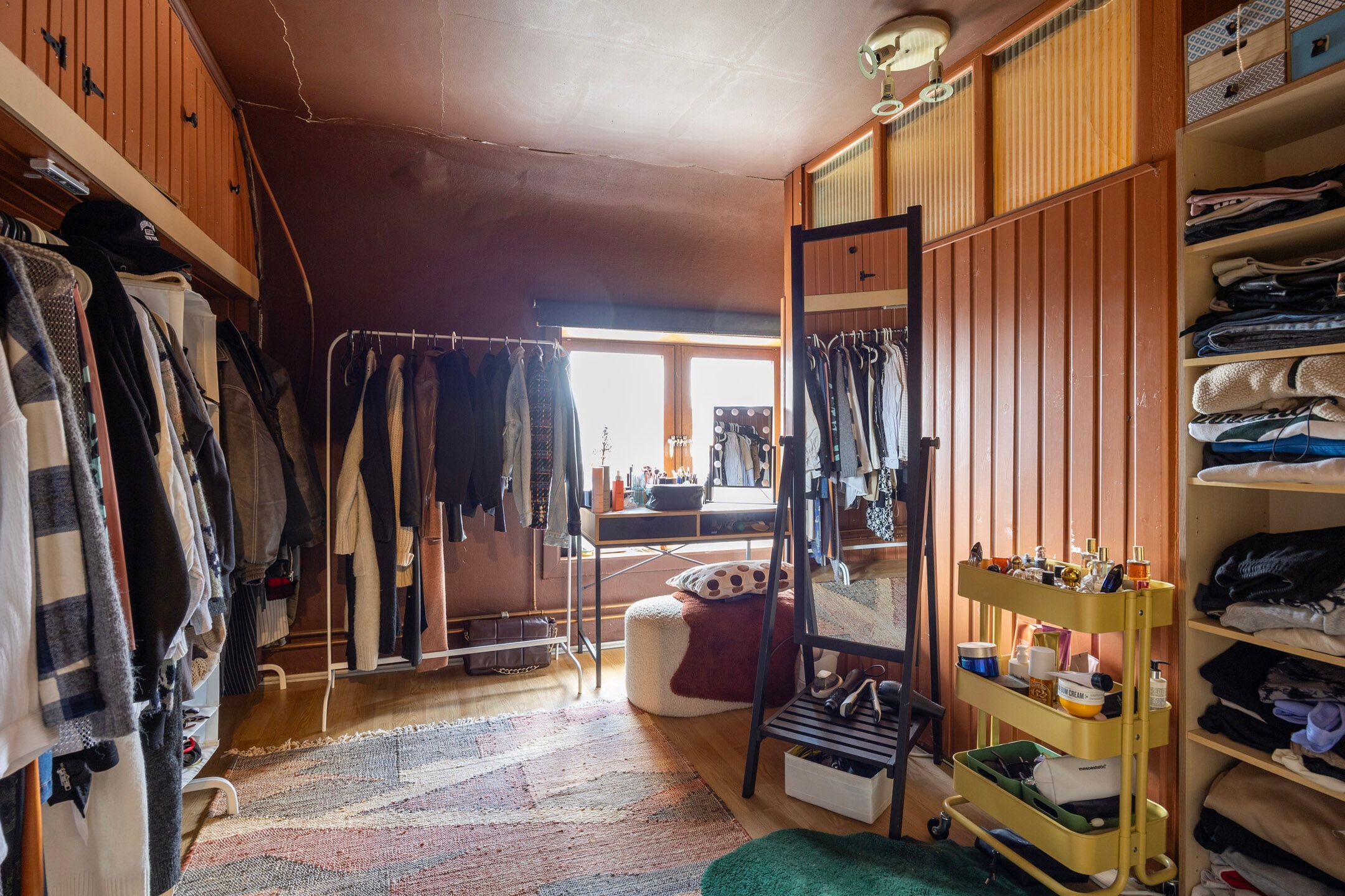 Charmante woning met omheinde tuin en garage foto 16