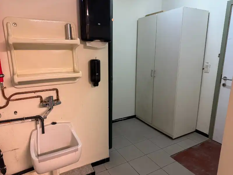 Prachtige handelsruimte te huur op "PATIO DONK" foto 18