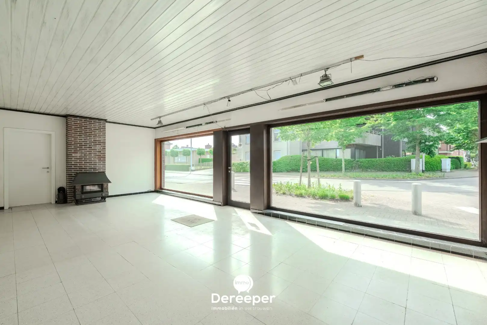 Commercieel pand met showroom, atelier, opslagplaatsen en woonst op toplocatie foto 13