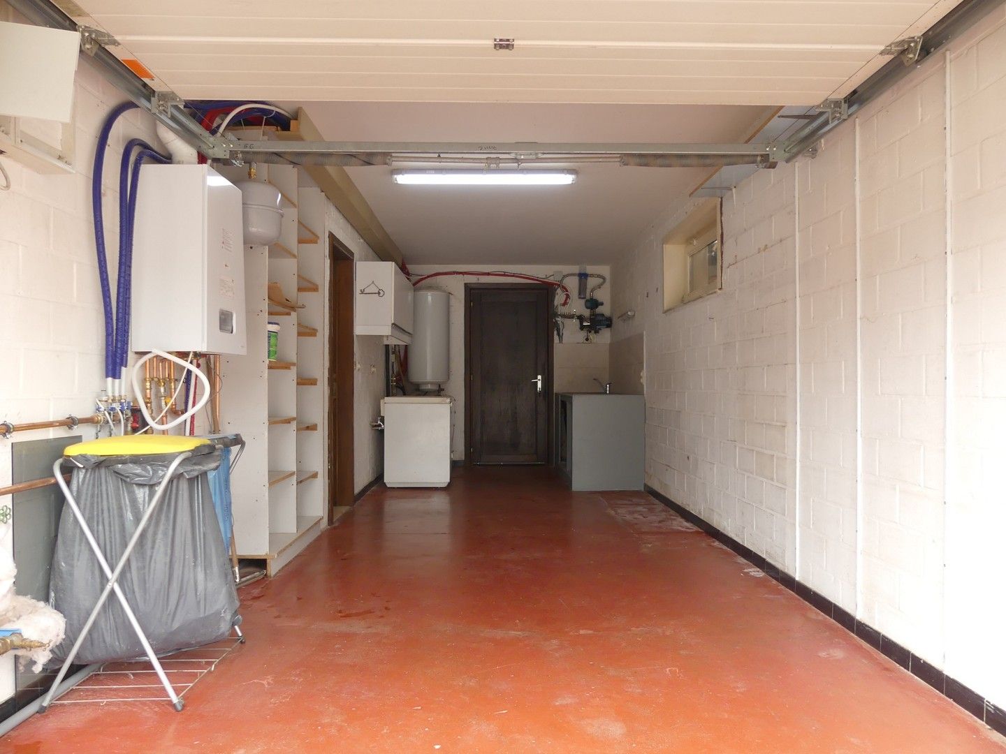 Alleenstaande woning met terras, zongerichte tuin en garage foto 14